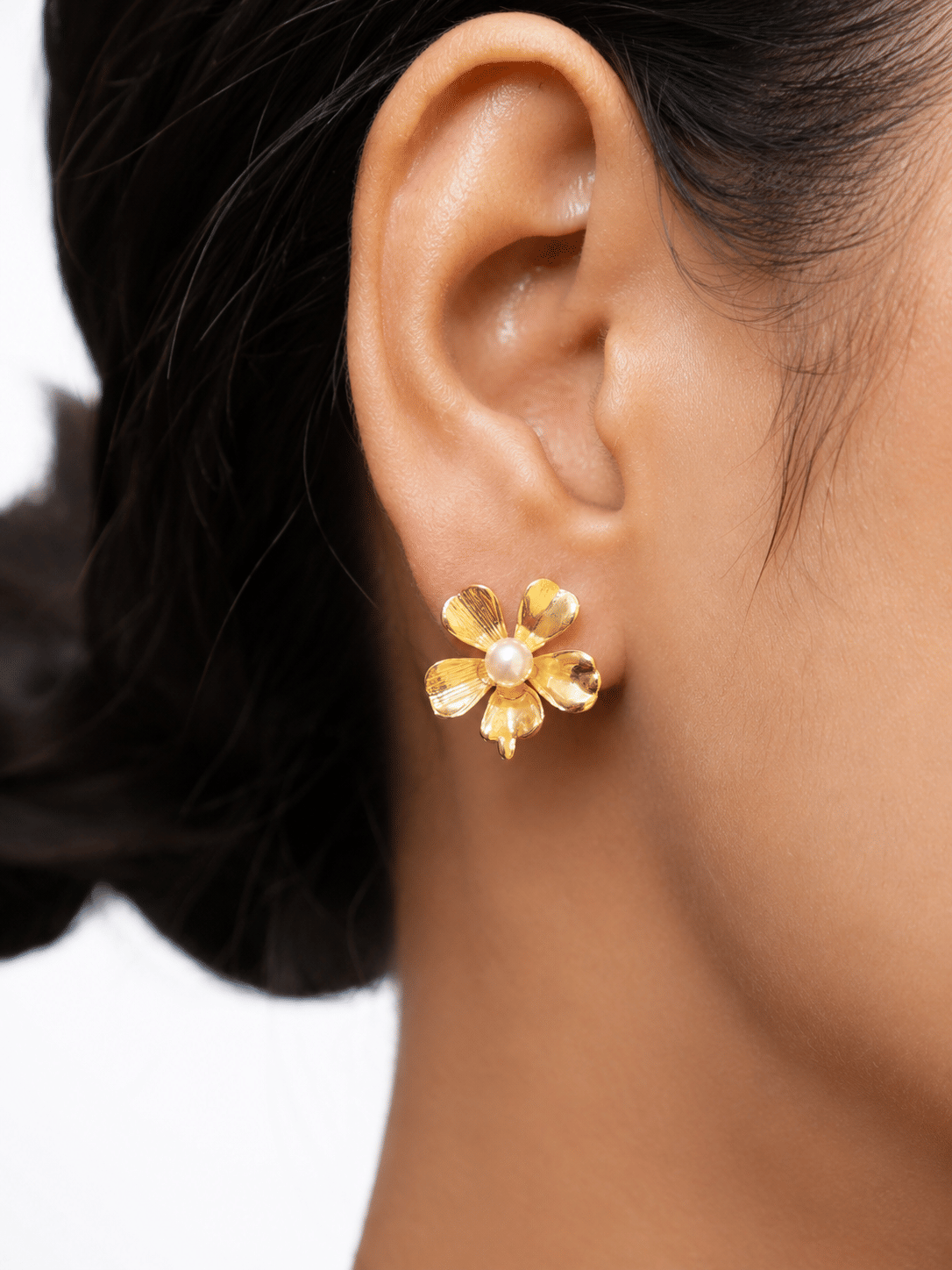 Flora Pearl Studs