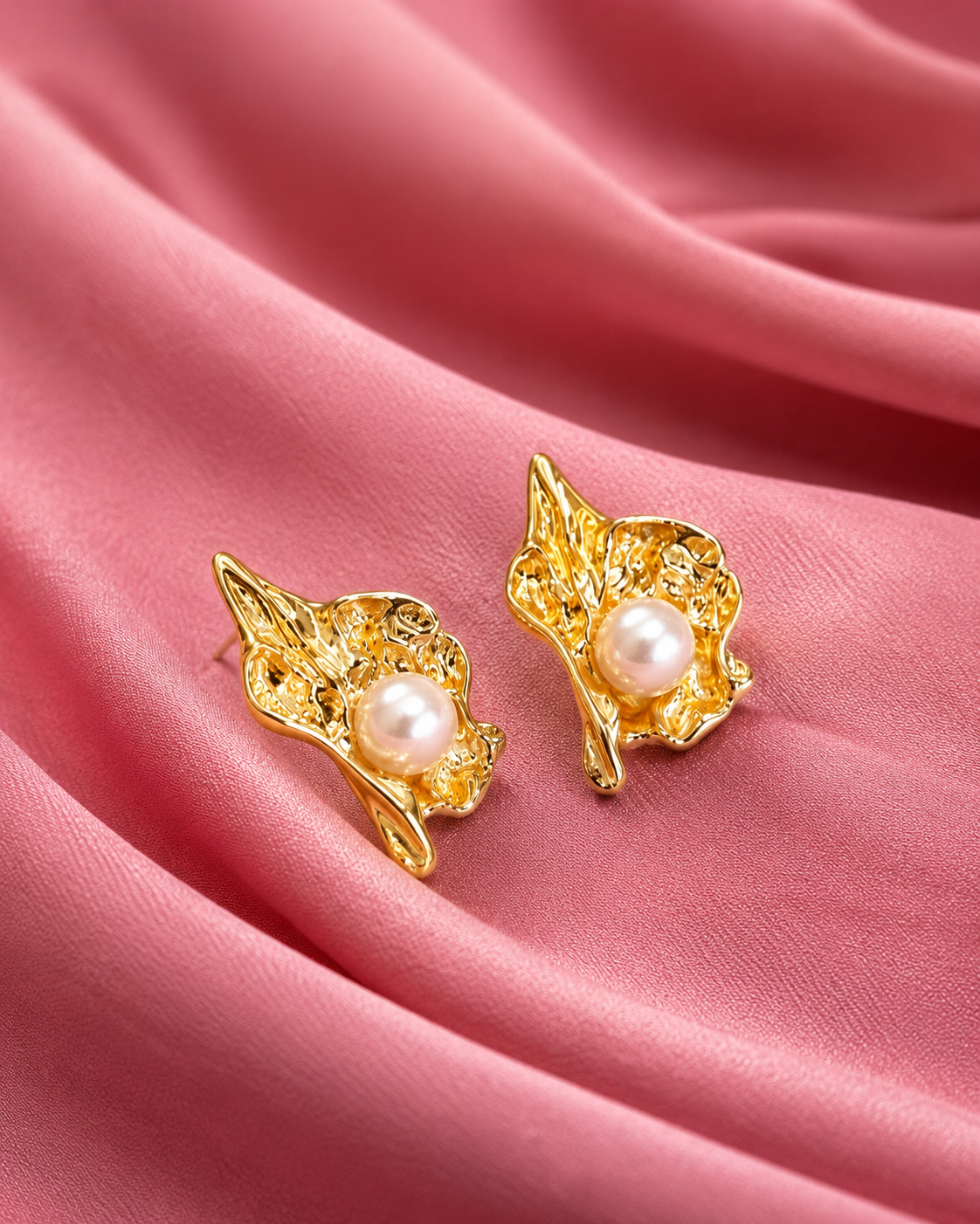 Gold floral pearl earrings