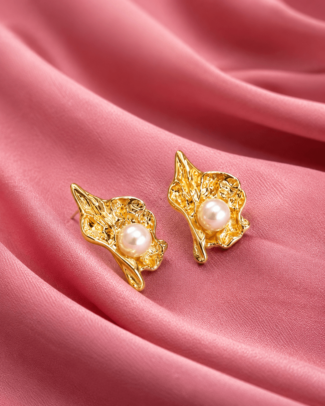 Gold floral pearl earrings